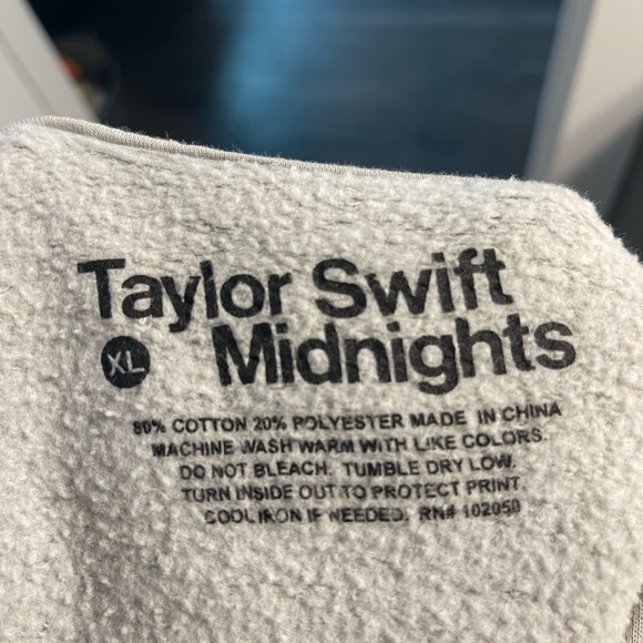Taylor Swift Gray Sweatshirt Casual Hoodie - Picture 2 of 2